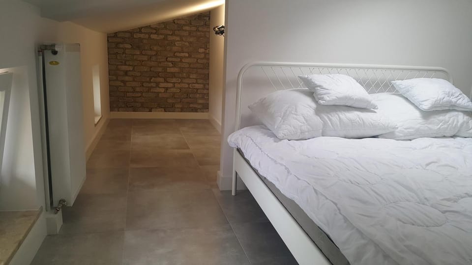 Bed, Photo of the whole room, Bedroom, young children