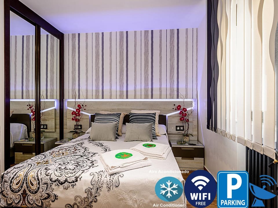 Bed, Other, Photo of the whole room, Decorative detail