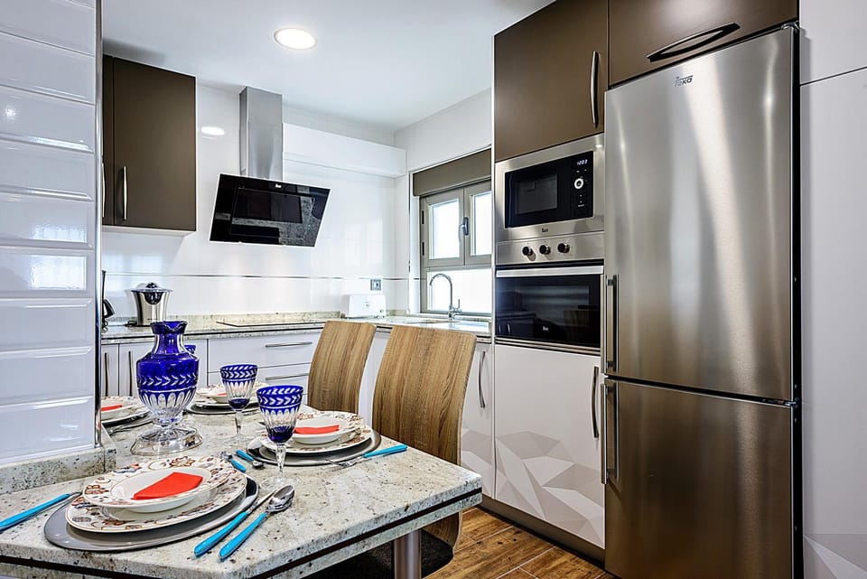 Kitchen or kitchenette, Living room, Lounge or bar, Decorative detail, Seating area, Dining area, Meals