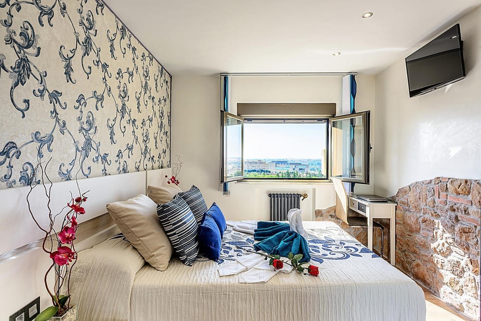 Bedroom, Landmark view