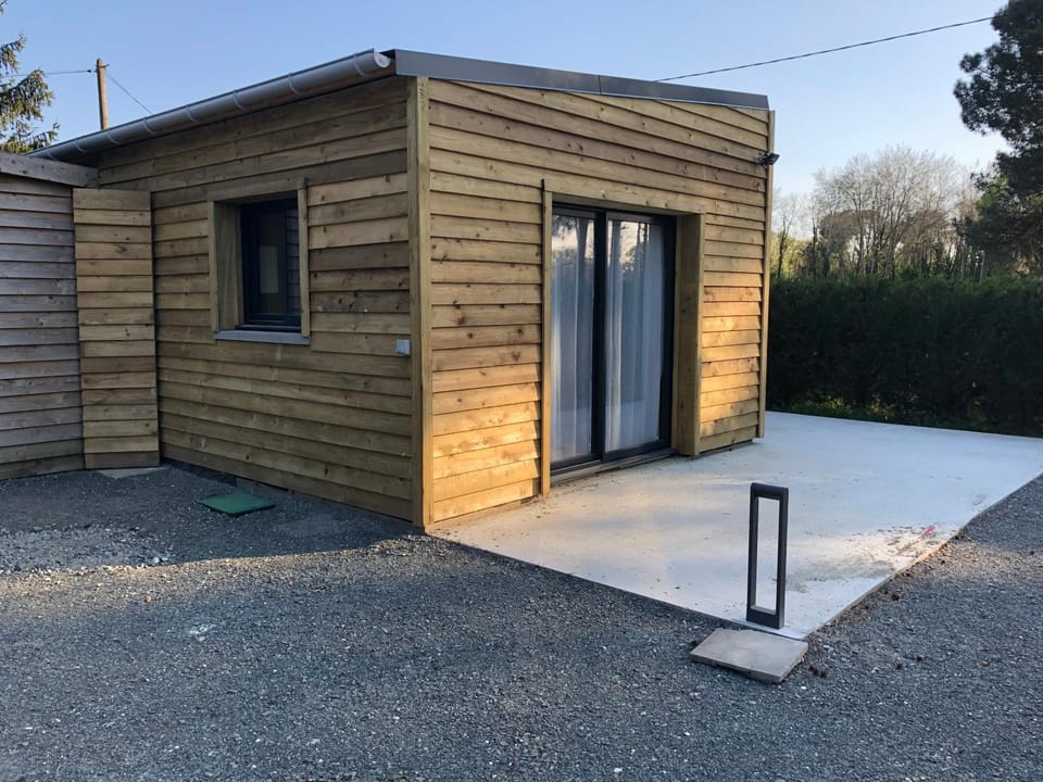 Cabane du Circuit Bed and Breakfast in Le Mans