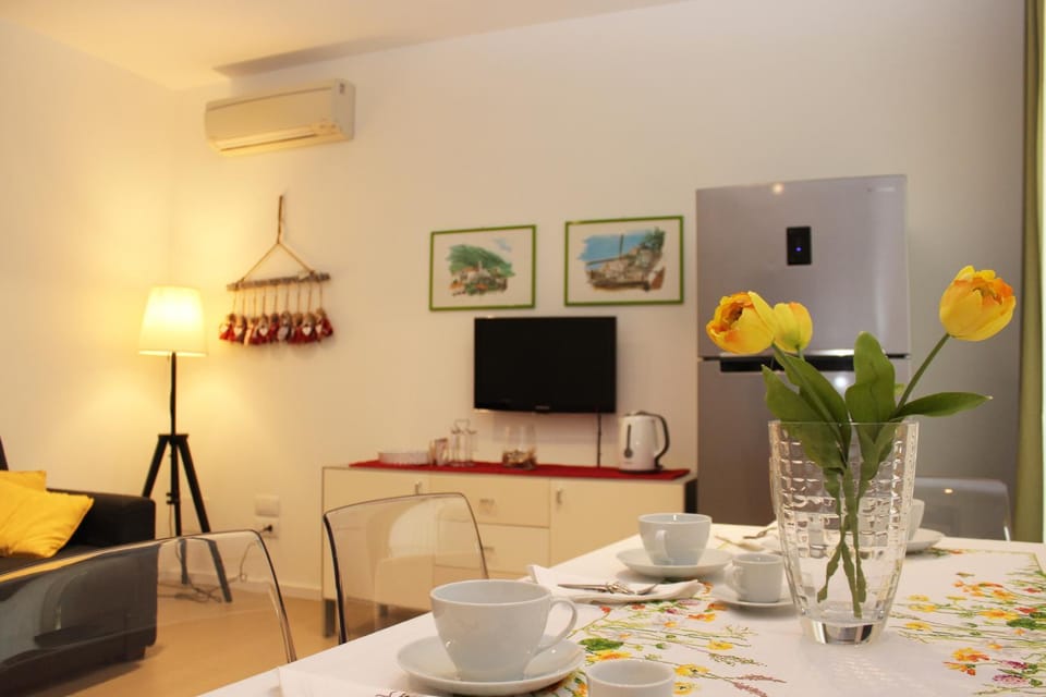 Coffee/tea facilities, Living room, Seating area