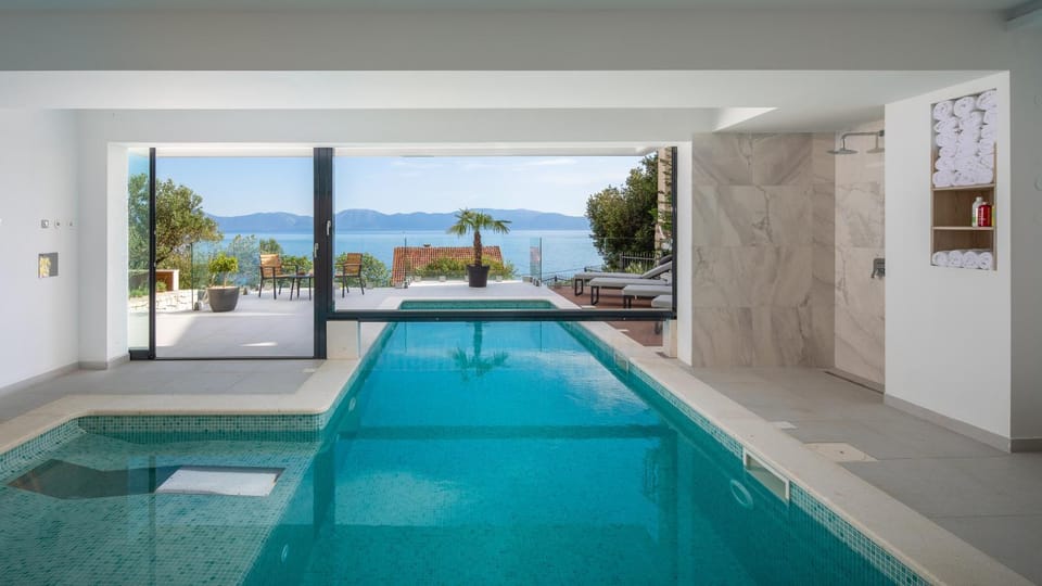 Massage, Pool view, Swimming pool