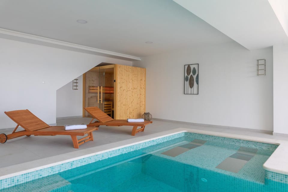 Massage, Steam room, Swimming pool