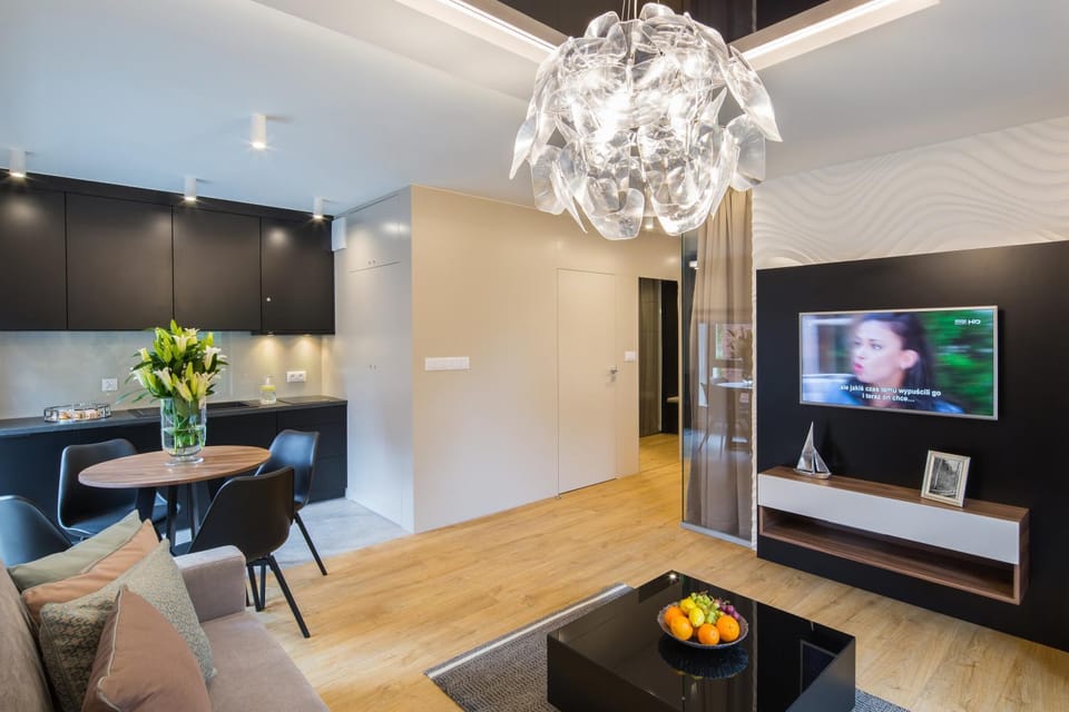 TV and multimedia, Living room, Decorative detail, Seating area