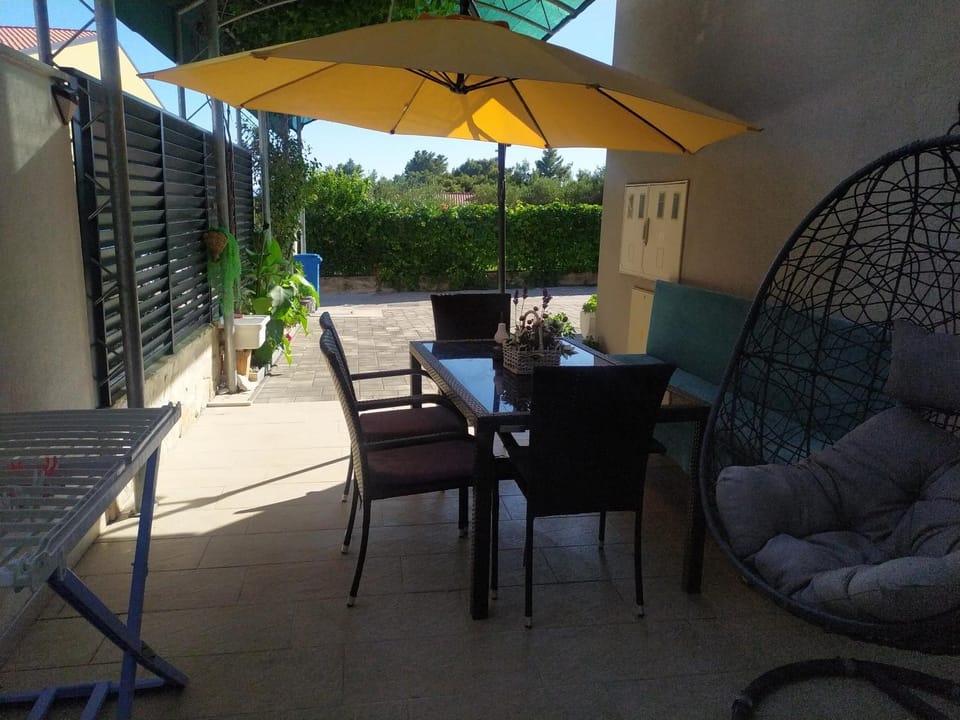 Patio, Garden, Balcony/Terrace, Garden view, Quiet street view, Inner courtyard view, Parking