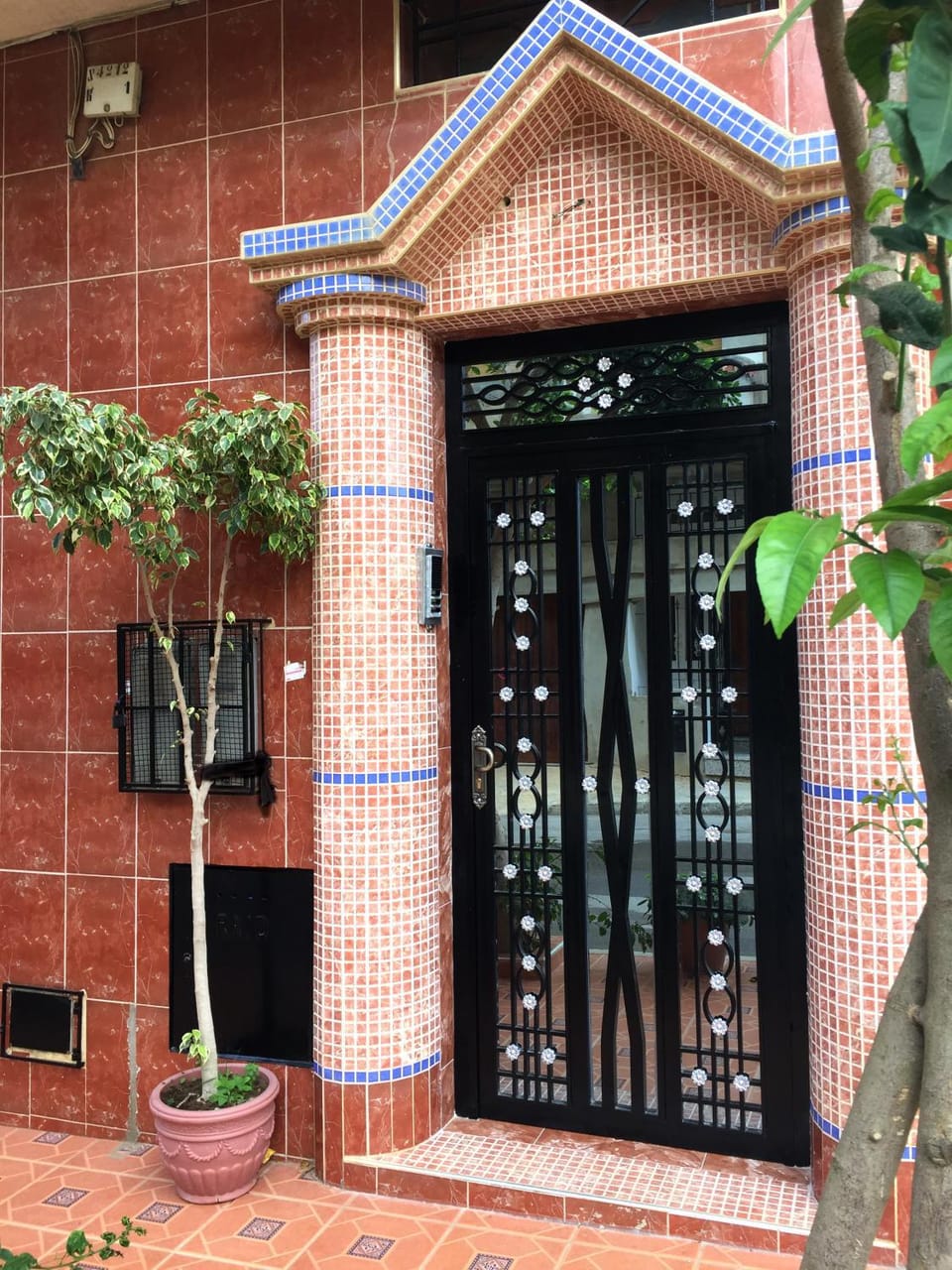 Property building, Facade/entrance