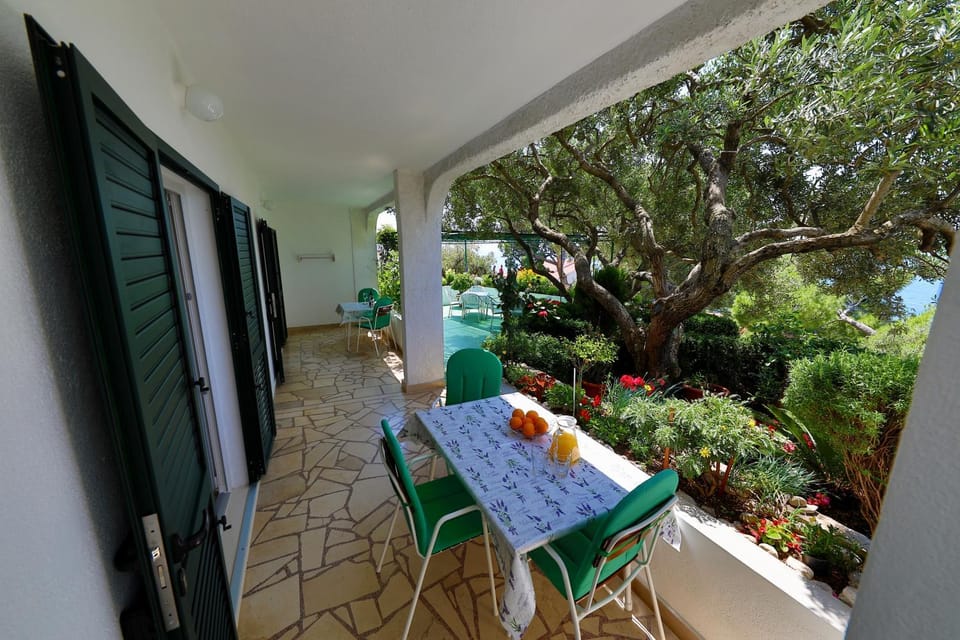 Patio, Garden, View (from property/room), Balcony/Terrace, Seating area, Garden view