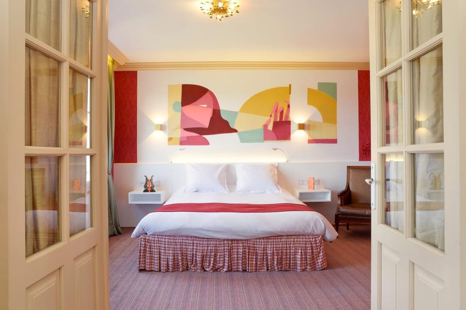 Bed, Photo of the whole room, Bedroom