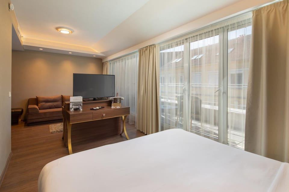 Balcony/Terrace, Photo of the whole room, Bedroom