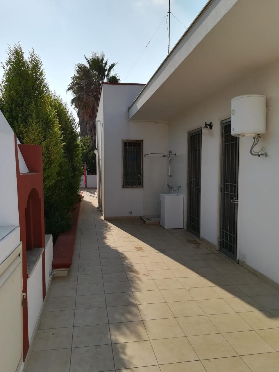 Shower, BBQ facilities