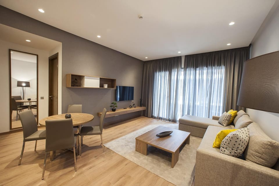 TV and multimedia, Living room, Seating area