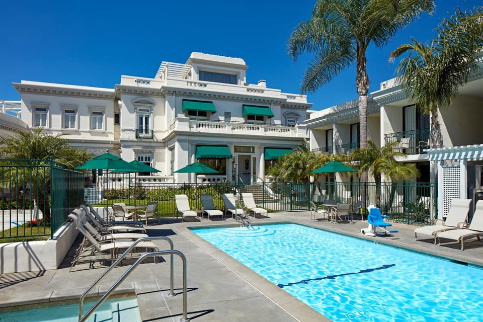 Swimming pool, Swimming pool