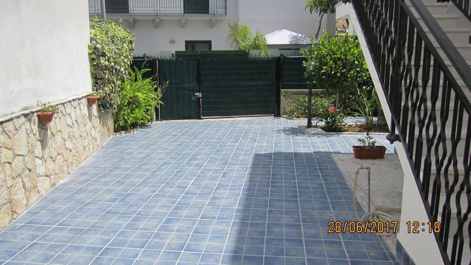 Facade/entrance, Garden