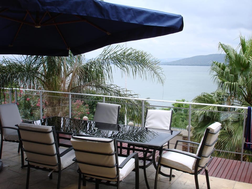 Kosmos Manor Guest House Bed and Breakfast in Gauteng