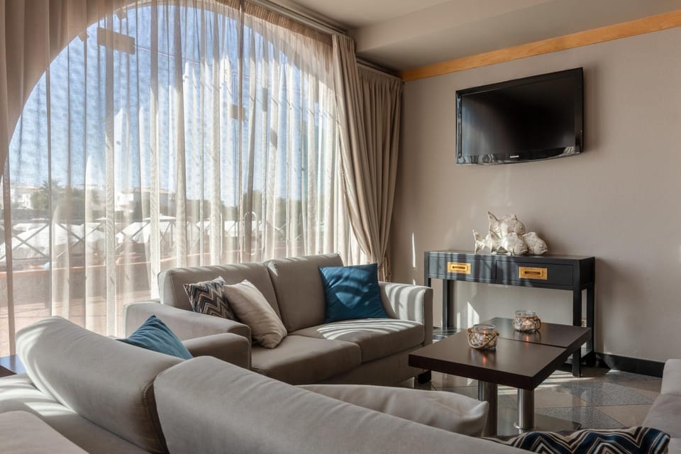 Communal lounge/ TV room, Lounge or bar