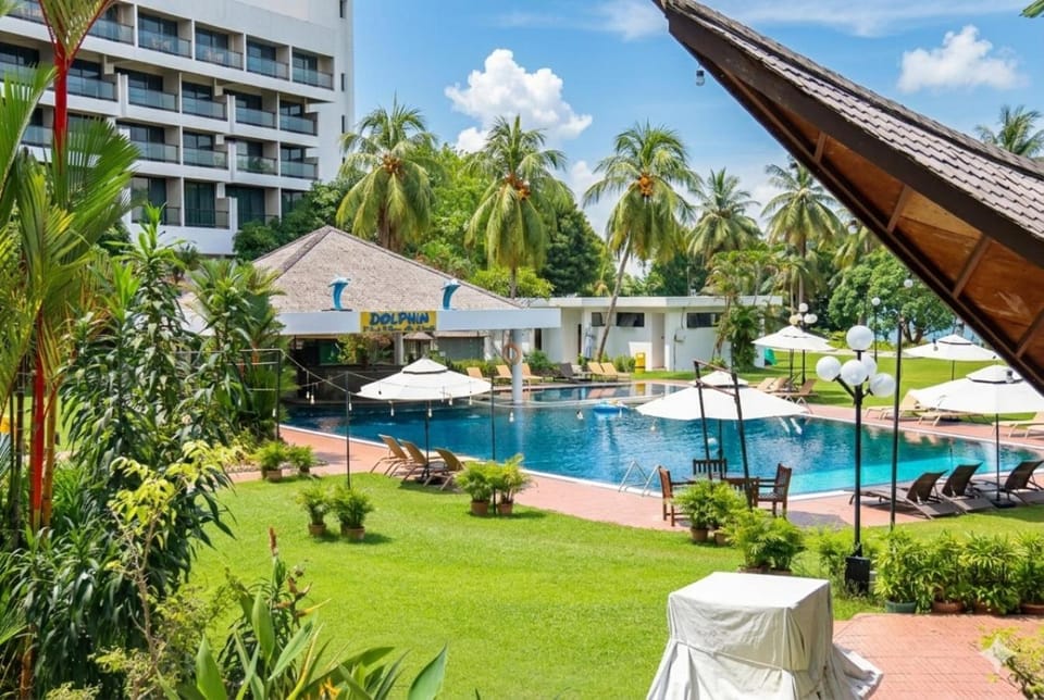 Property building, Swimming pool, Swimming pool