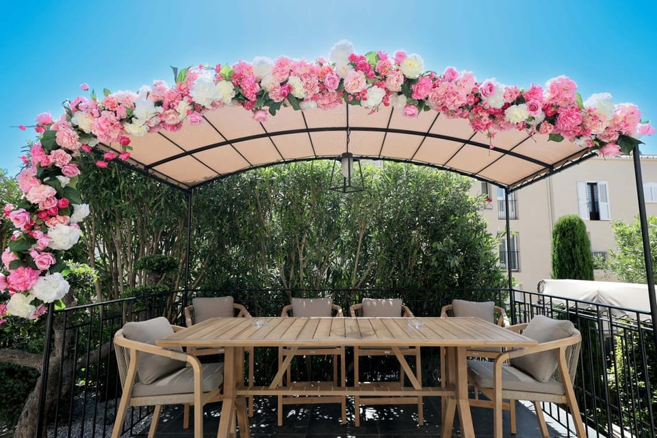 Property building, Patio