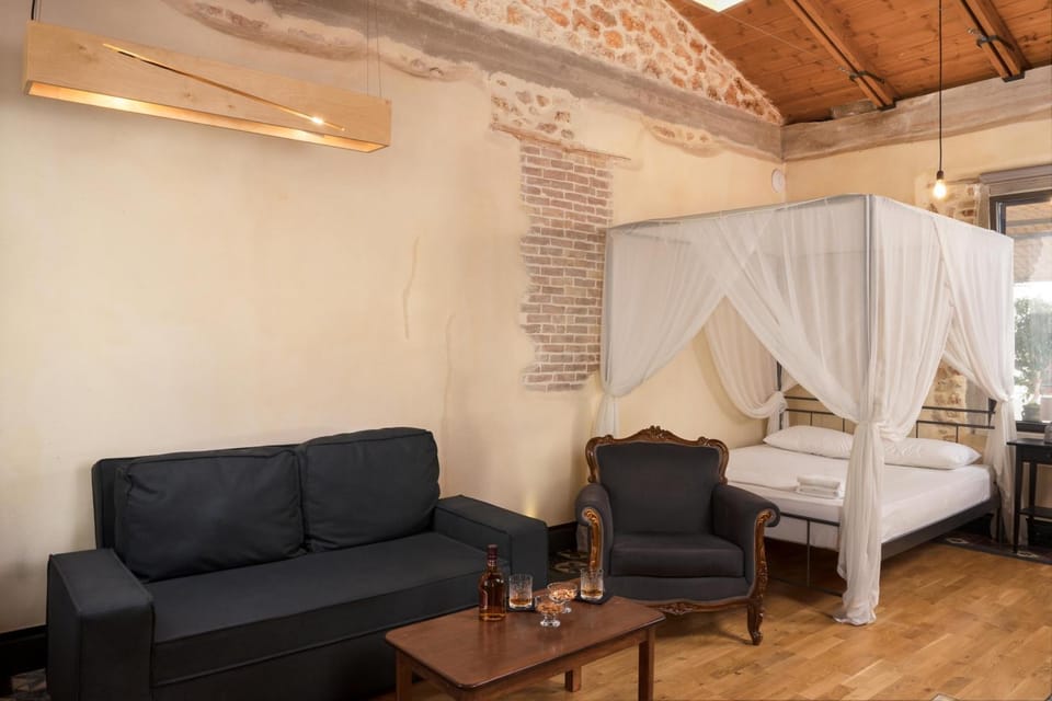 Seating area, Bedroom