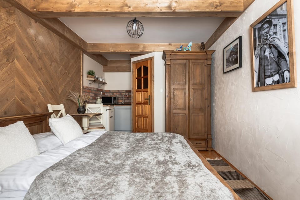 Bed, Kitchen or kitchenette, wardrobe