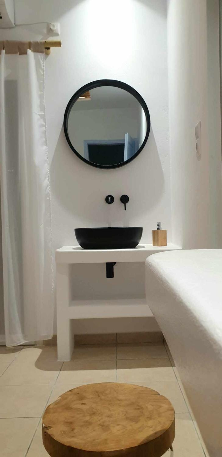 Toilet, Photo of the whole room