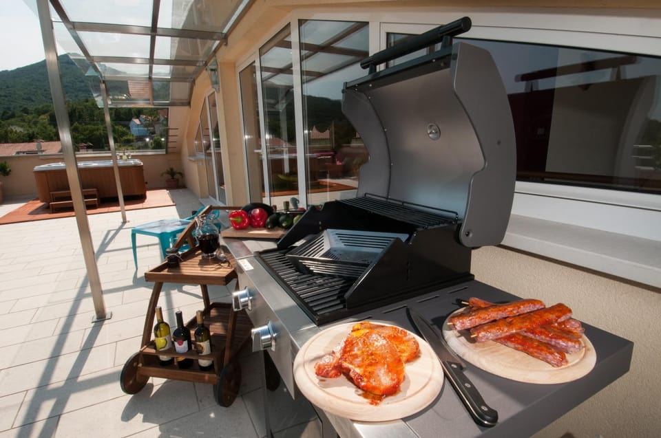 BBQ facilities, Balcony/Terrace