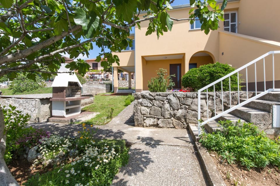 Facade/entrance, Garden