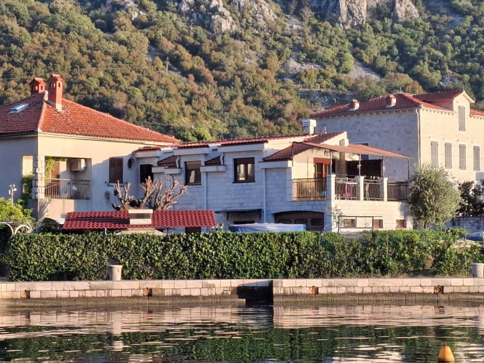 Villa Ivan Apartment in Kotor Municipality
