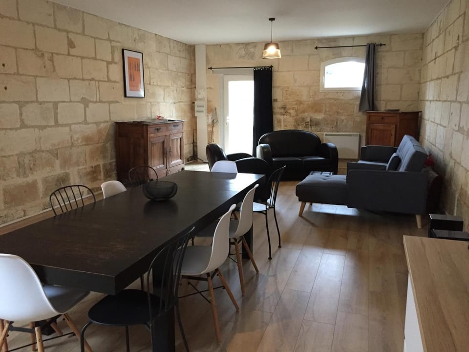 Living room, Decorative detail, Dining area