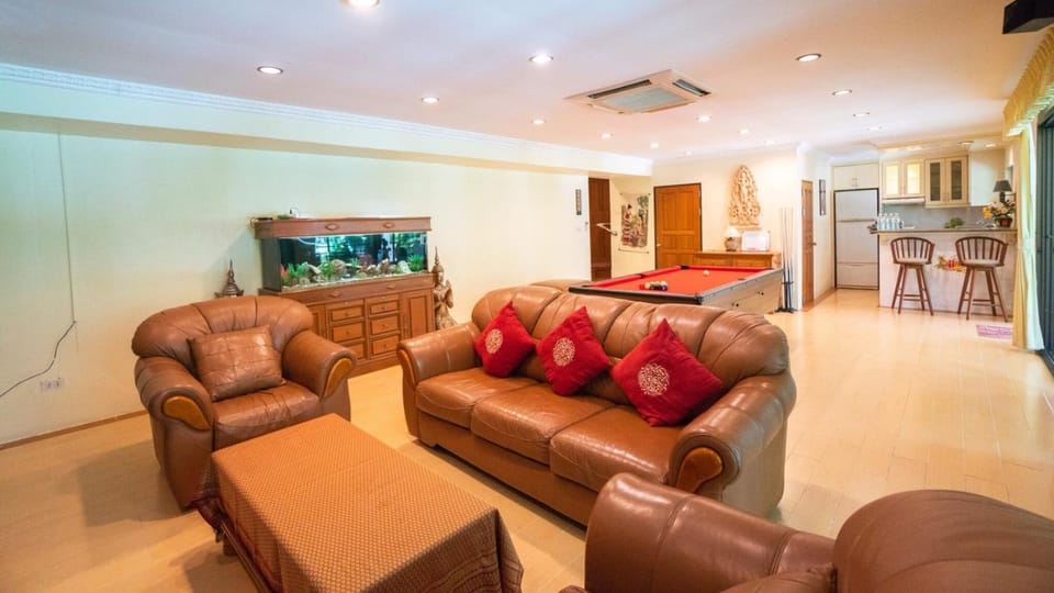 Karaoke, Living room