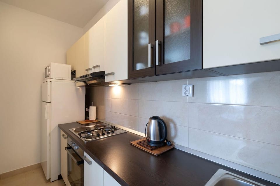 Coffee/tea facilities, Kitchen or kitchenette, Communal kitchen