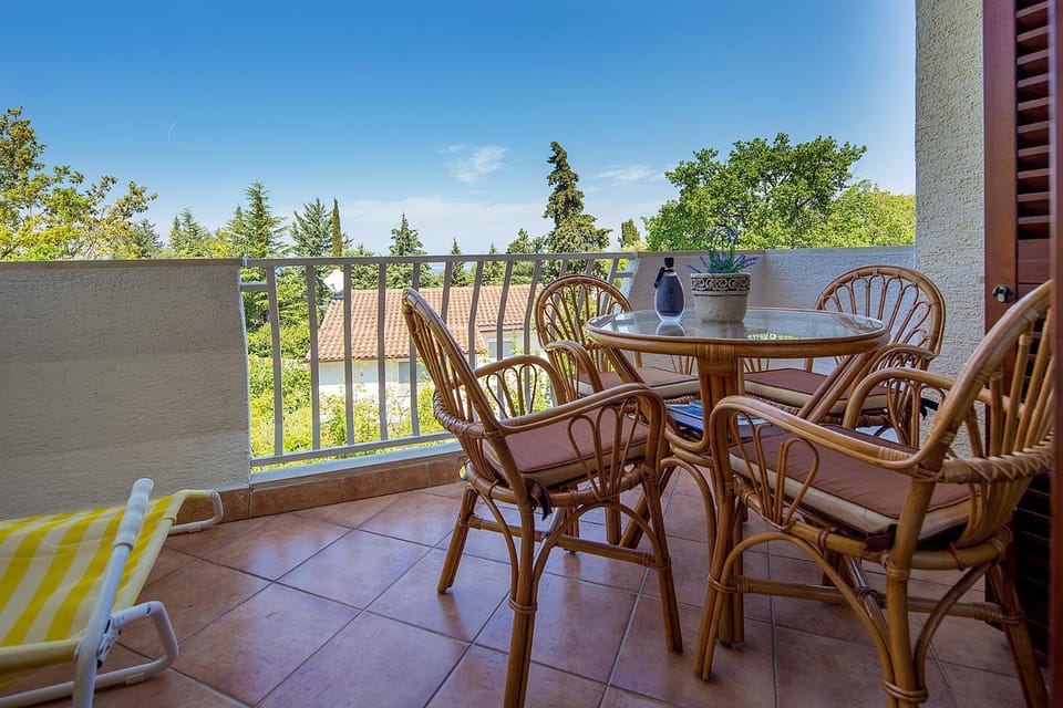 Apartments Bo Apartment in Primorje-Gorski Kotar County