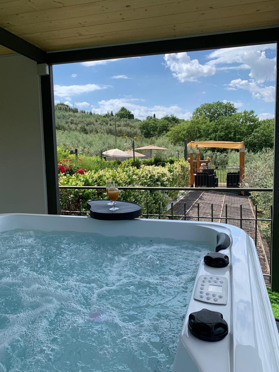Hot Tub, Hot Tub