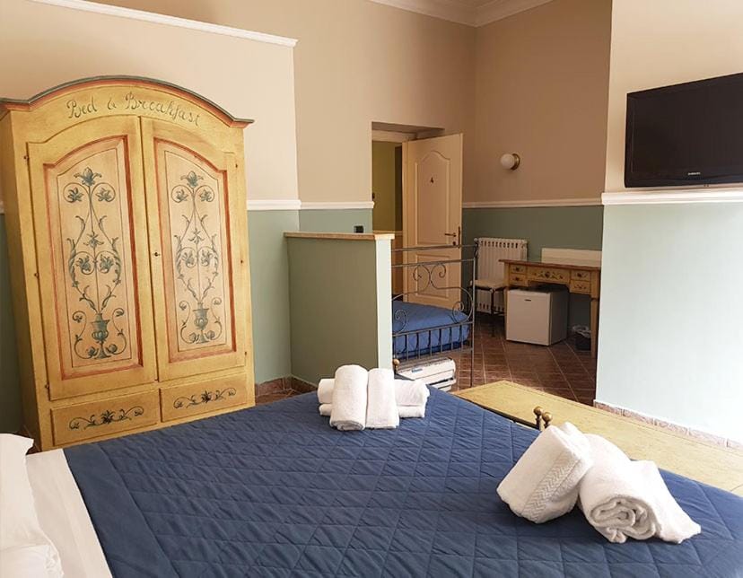 Bed, Photo of the whole room
