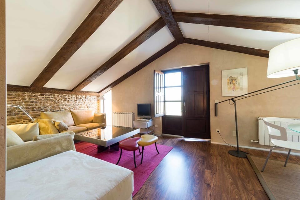 TV and multimedia, Balcony/Terrace, Living room, Seating area