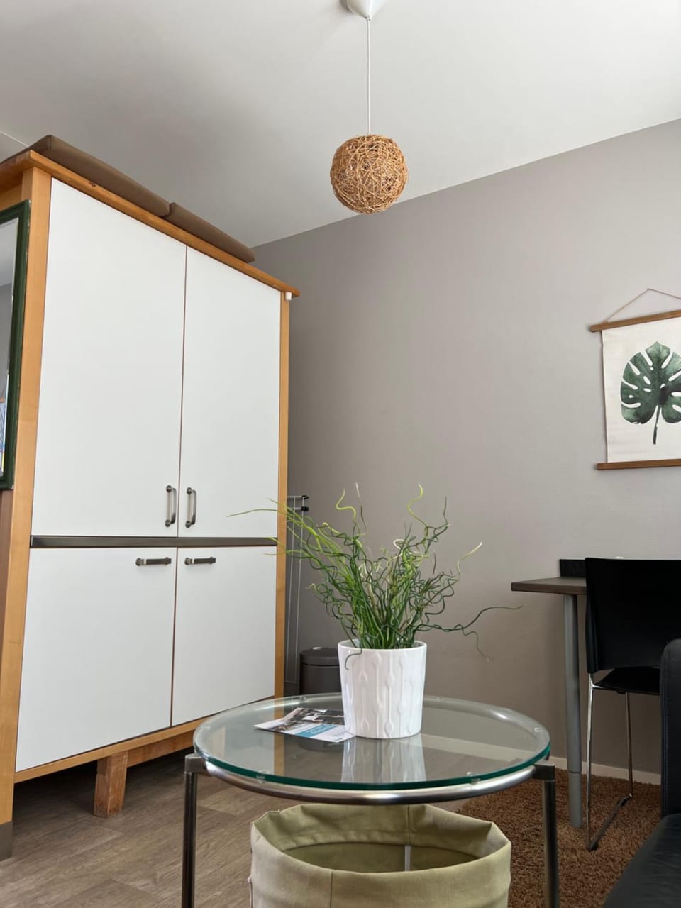 Kitchen or kitchenette, Seating area