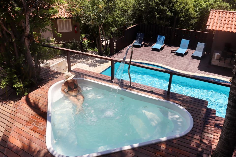 Property building, Summer, Hot Tub, Balcony/Terrace, Swimming pool, internet