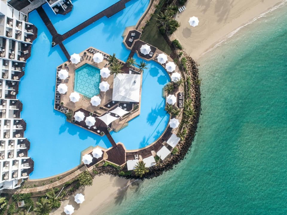 Facade/entrance, Bird's eye view, Beach, Pool view, Swimming pool
