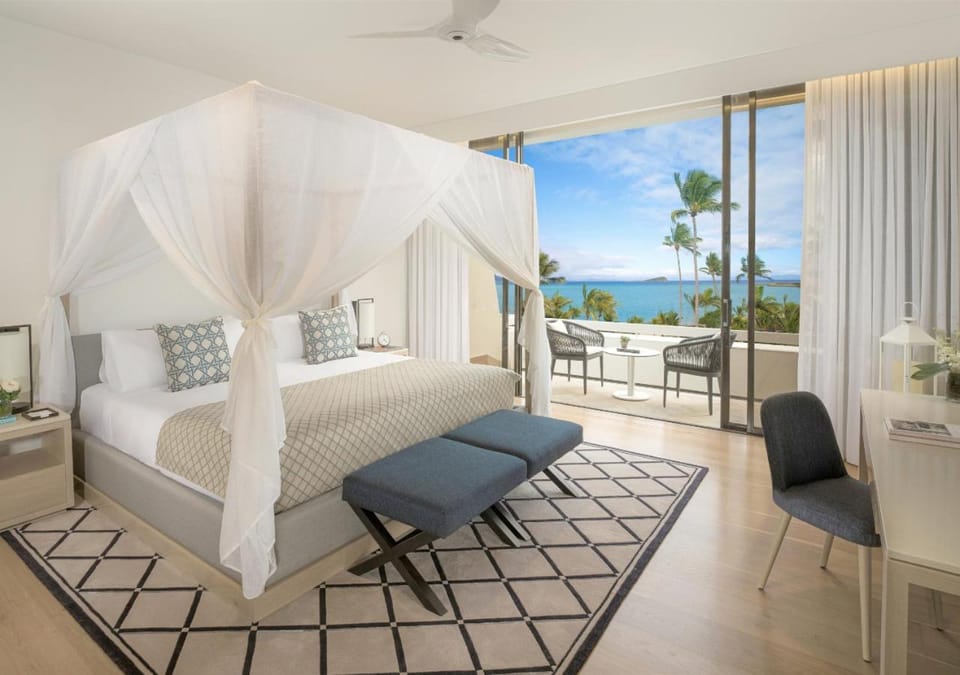Bed, View (from property/room), Balcony/Terrace, Bedroom, Sea view