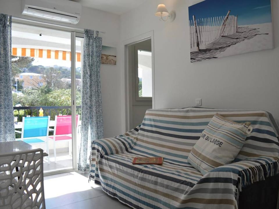 Confortable Appartement 4 Couchages Proche Plage à Sainte-Maxime - FR-1-226-304 Apartment in Sainte-Maxime