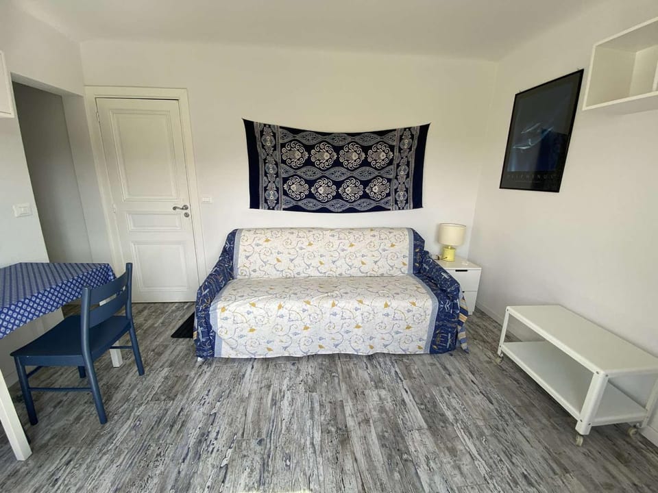 Sainte-Maxime Studio Refait à Neuf avec Climatisation et Parking - FR-1-226-299 Apartment in Sainte-Maxime
