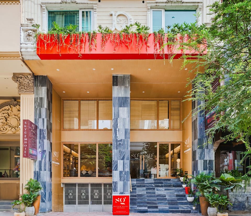 Property building, Facade/entrance
