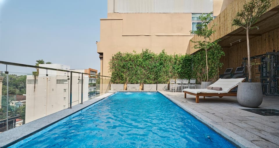 Day, Swimming pool, sunbed