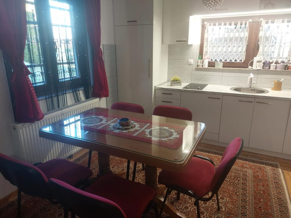 Vikendica Ahatovići House in Sarajevo