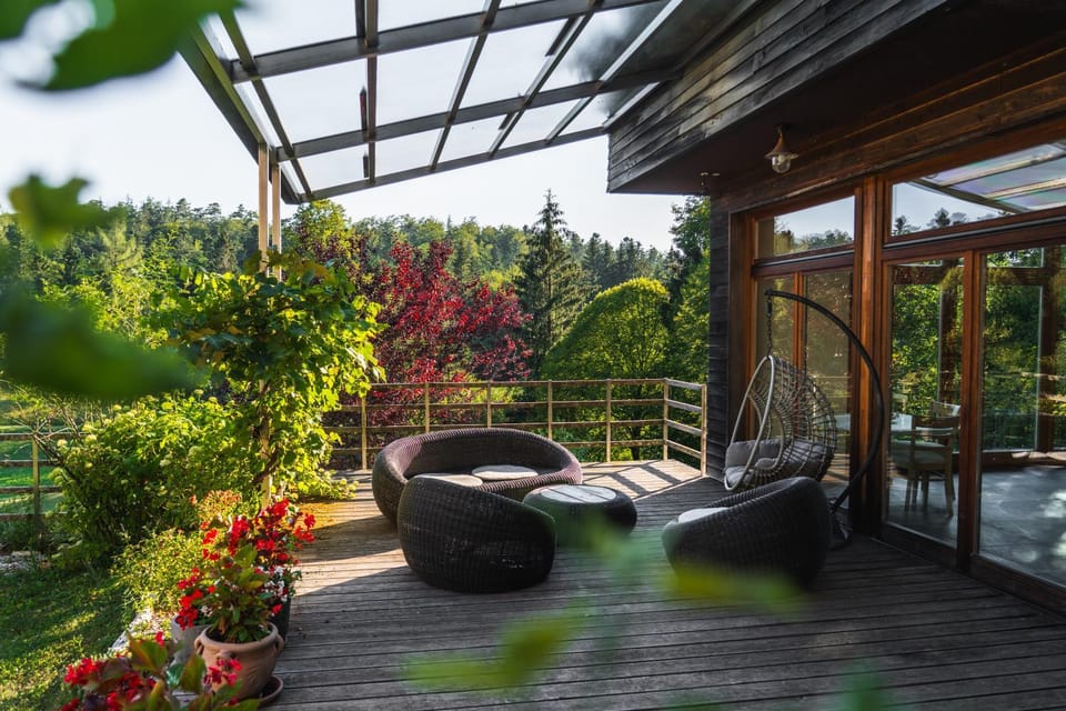 View (from property/room), Balcony/Terrace, Seating area, Garden view