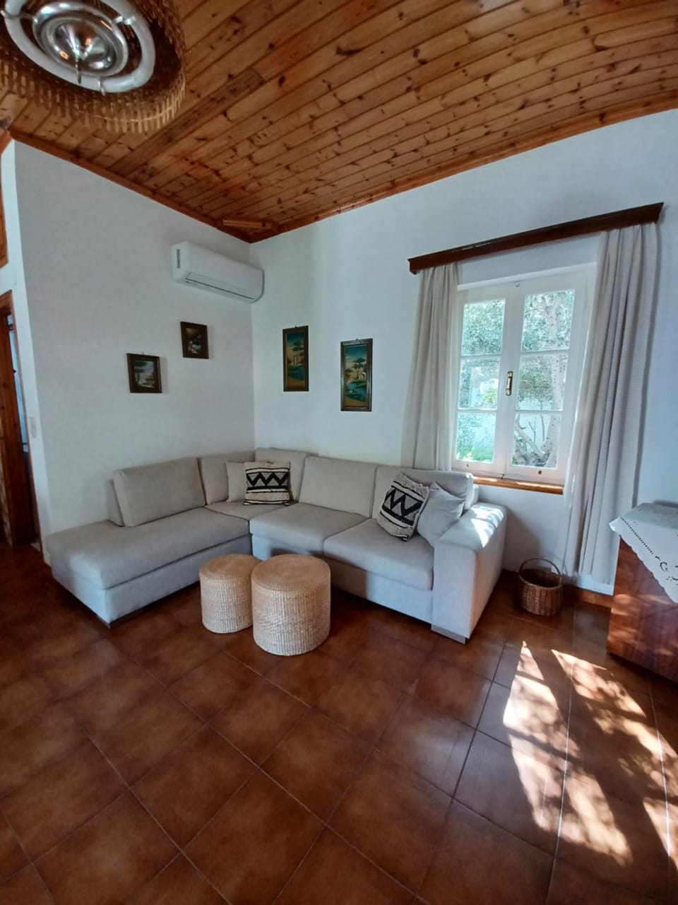 Amaryllis Guest House House in Islands
