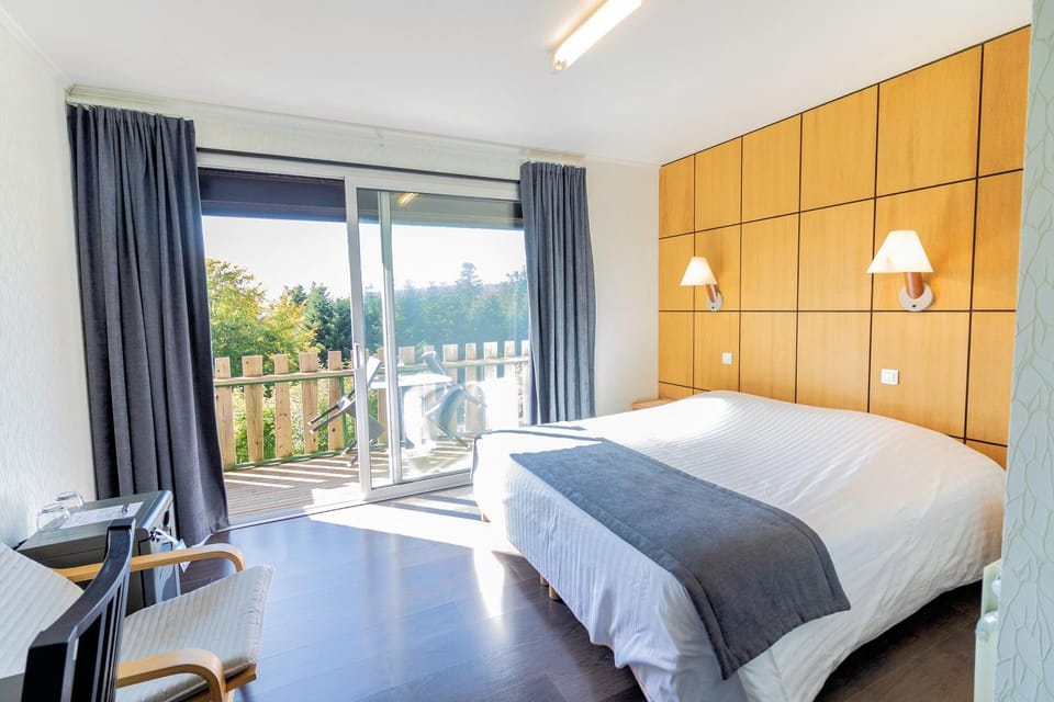 Bed, View (from property/room), Balcony/Terrace, Bedroom