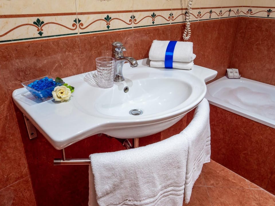Bathroom, Bath