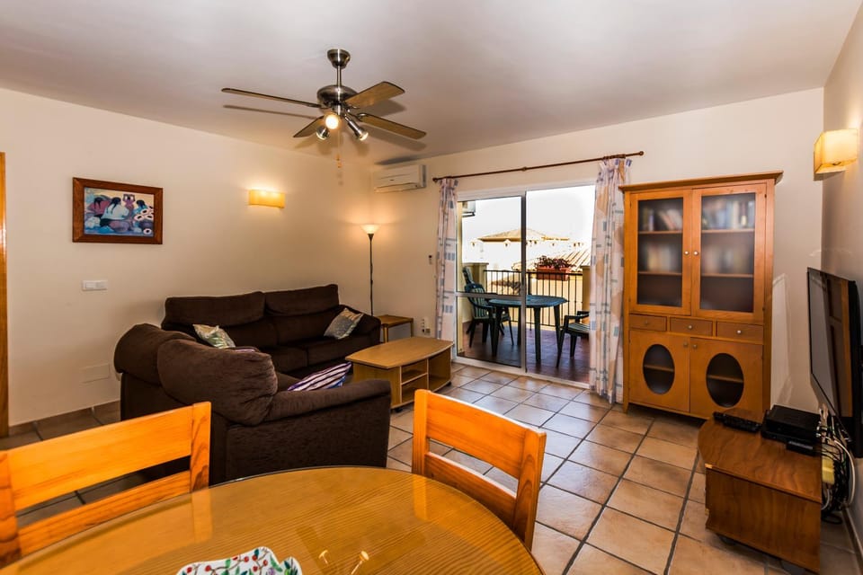 Balcony/Terrace, Living room, Seating area, Dining area