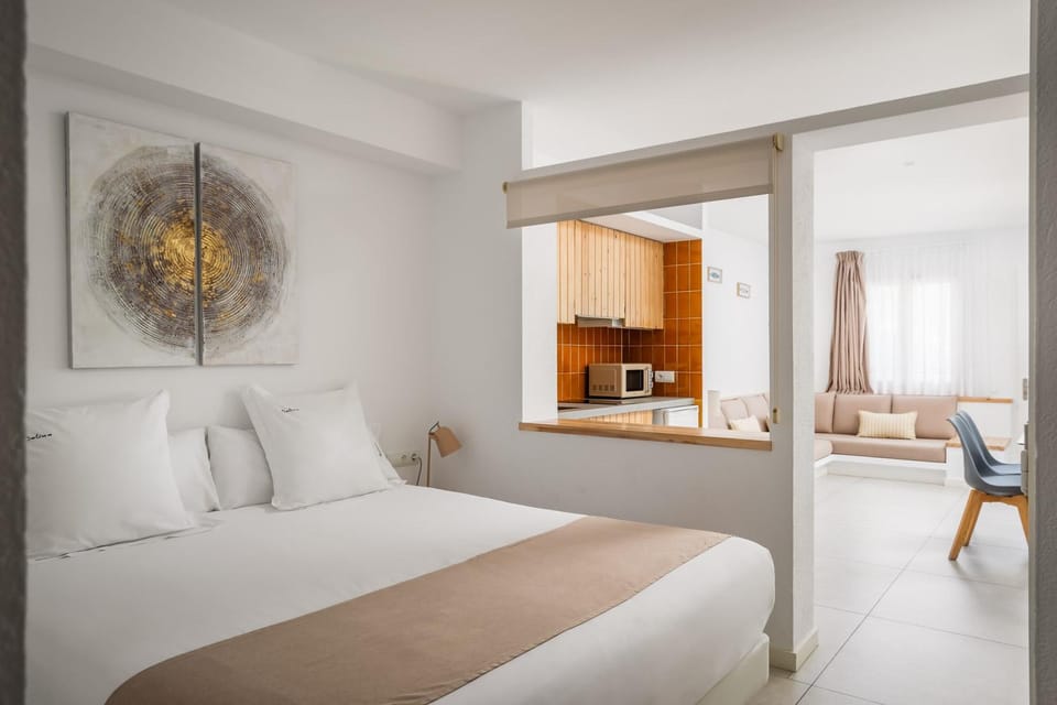 Bed, Day, Bedroom